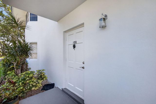 6 Garden Street E 108p, Tequesta, FL 33469