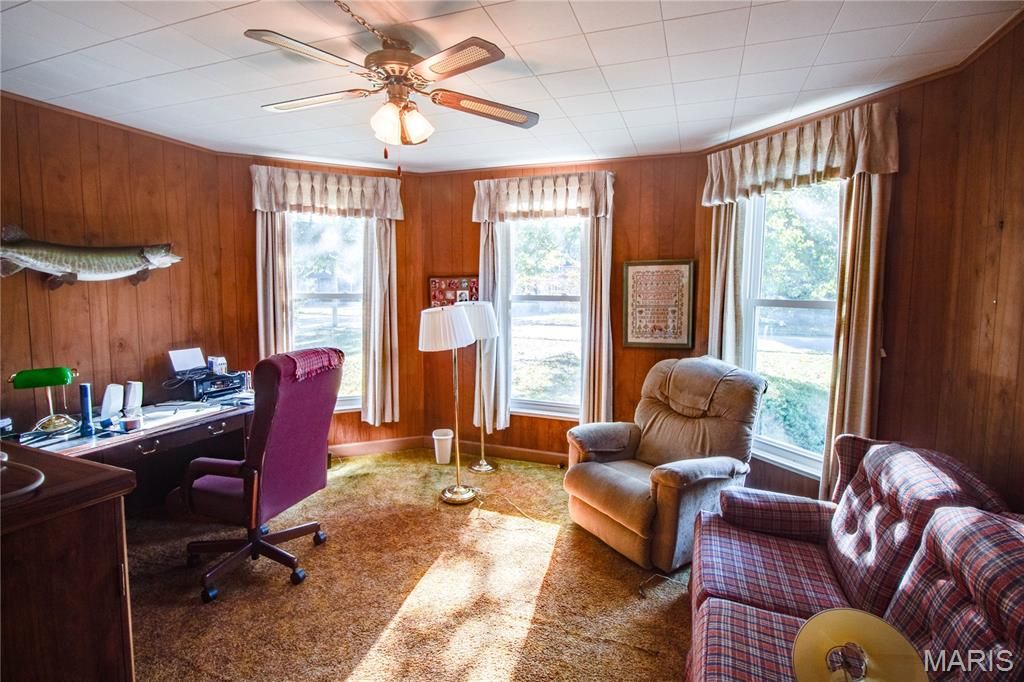 Image 11 of property listing at 2308 Brown Street, Alton, IL 62002