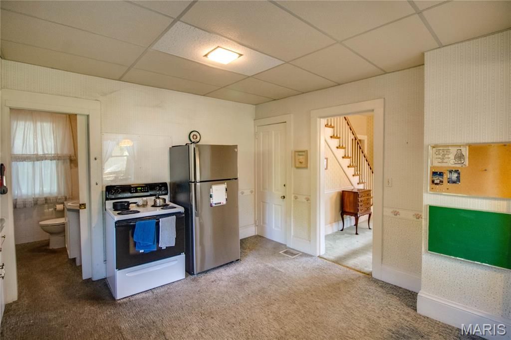 Image 17 of property listing at 2308 Brown Street, Alton, IL 62002