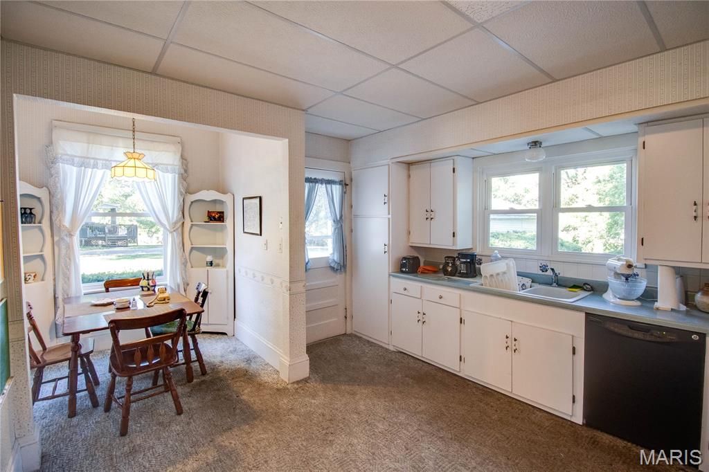 Image 18 of property listing at 2308 Brown Street, Alton, IL 62002