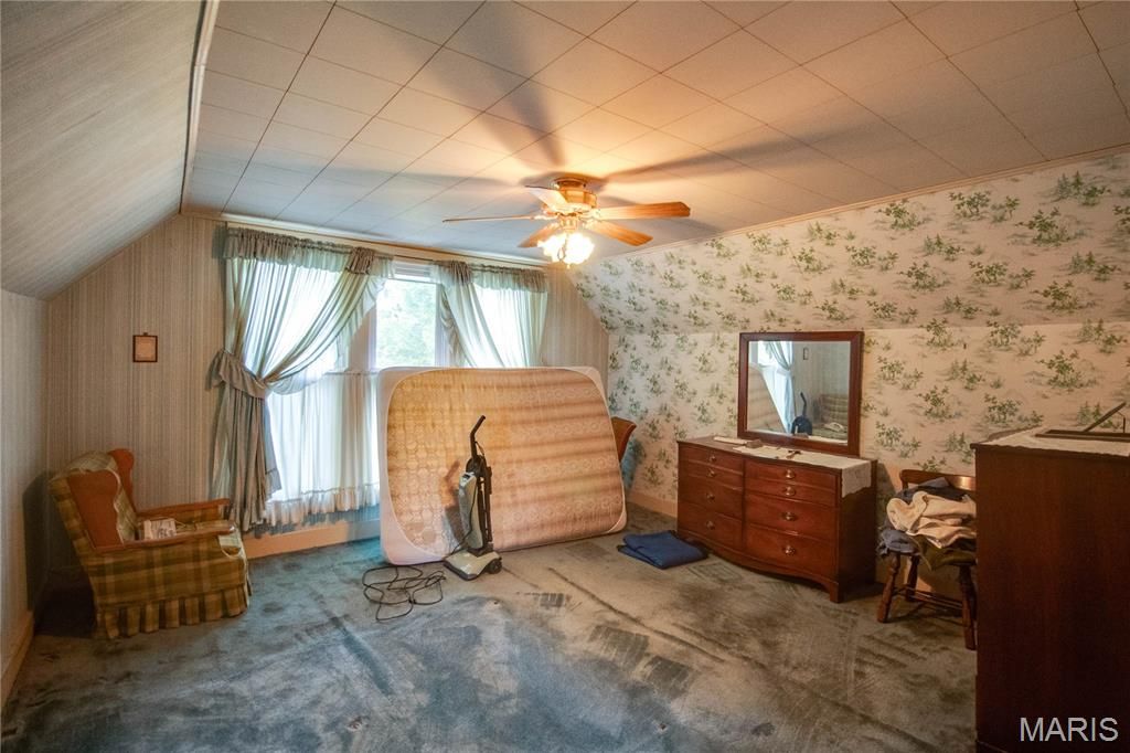 Image 32 of property listing at 2308 Brown Street, Alton, IL 62002