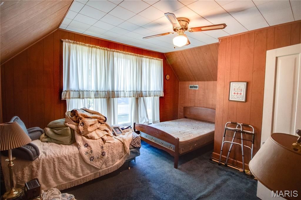 Image 36 of property listing at 2308 Brown Street, Alton, IL 62002