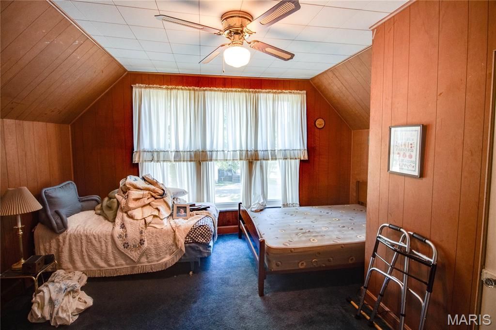 Image 37 of property listing at 2308 Brown Street, Alton, IL 62002