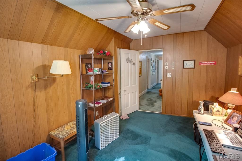 Image 41 of property listing at 2308 Brown Street, Alton, IL 62002