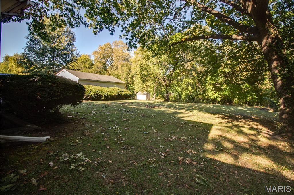 Image 45 of property listing at 2308 Brown Street, Alton, IL 62002