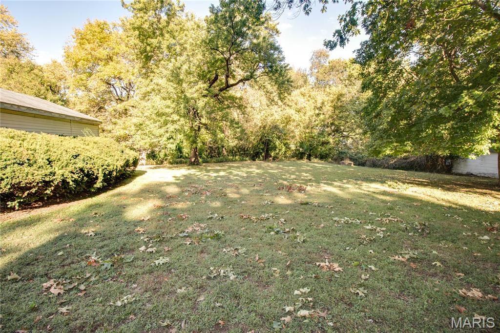 Image 46 of property listing at 2308 Brown Street, Alton, IL 62002