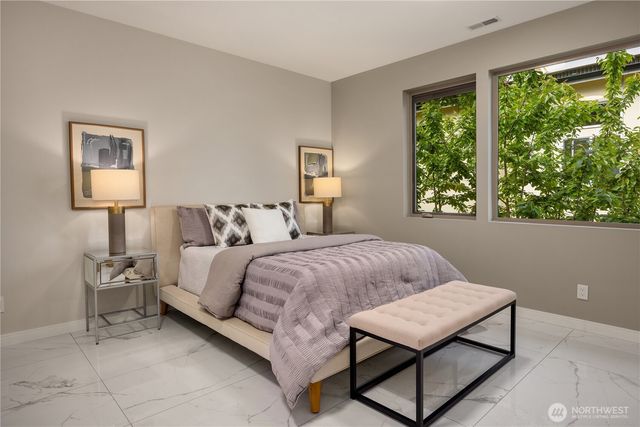 6821 96th Avenue SE, Mercer Island, WA 98040