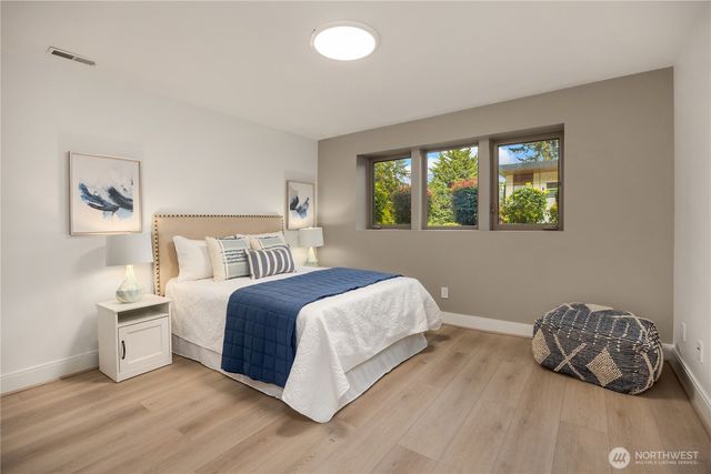 6821 96th Avenue SE, Mercer Island, WA 98040