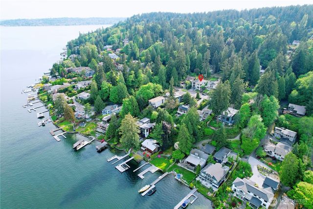 6821 96th Avenue SE, Mercer Island, WA 98040
