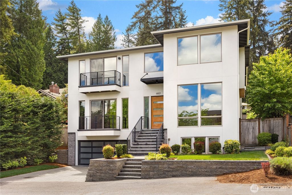 6821 96th Avenue SE, Mercer Island, WA 98040