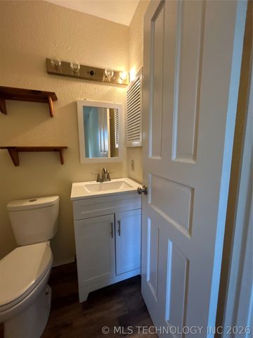 2707 S Oak Place, Broken Arrow, OK 74012