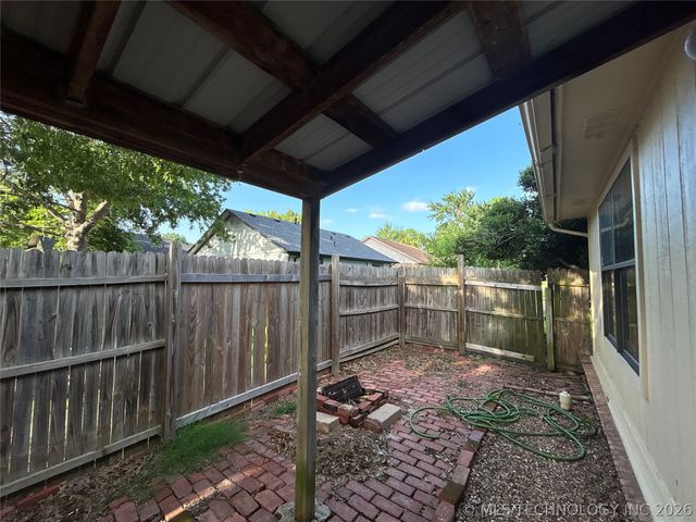 2707 S Oak Place, Broken Arrow, OK 74012
