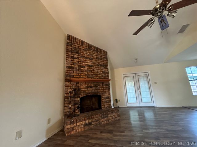 2707 S Oak Place, Broken Arrow, OK 74012