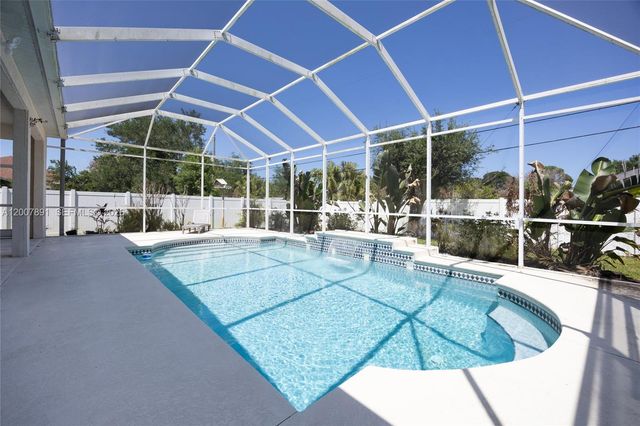 2033 SW Beekman St 2033, Port St. Lucie, FL 34953