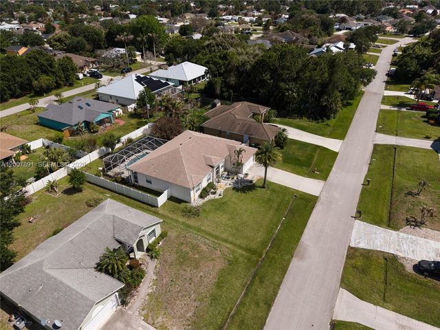 2033 SW Beekman St 2033, Port St. Lucie, FL 34953