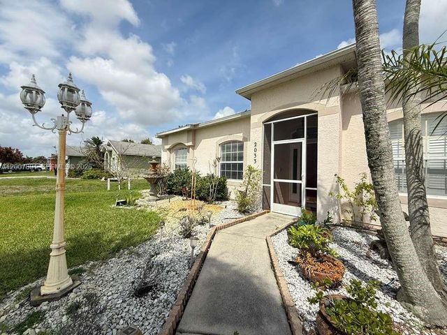 2033 SW Beekman St 2033, Port St. Lucie, FL 34953