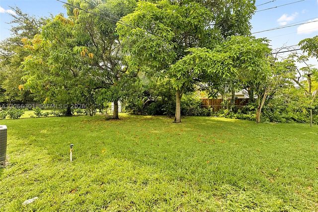 1200 NE 131st St, North Miami, FL 33161