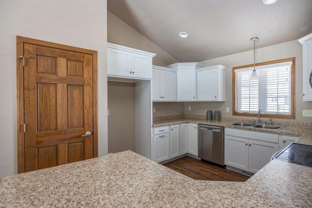 610 HARVEST TRAIL, Appleton, WI 54913