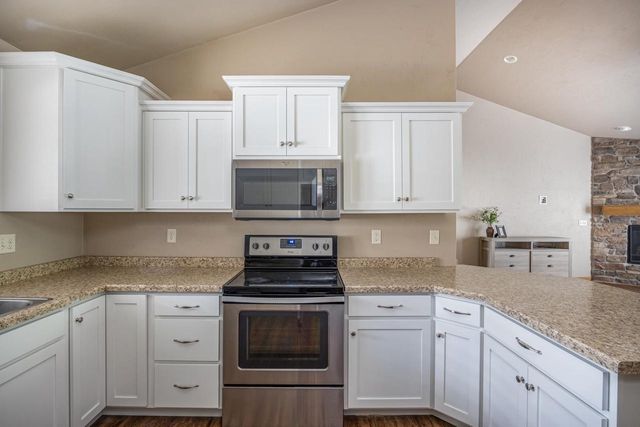 610 HARVEST TRAIL, Appleton, WI 54913