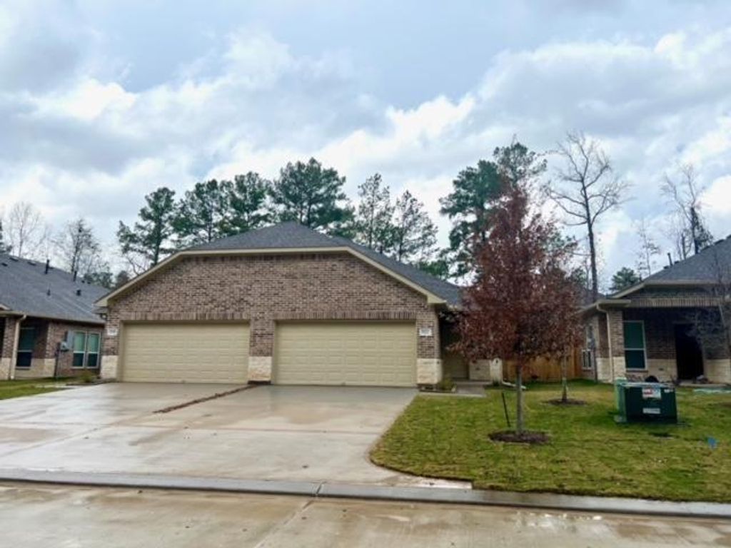851 A Arbor Pines Ct, Conroe, TX 77303