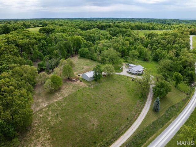 12746 Thornberry Road, New London, MO 63459