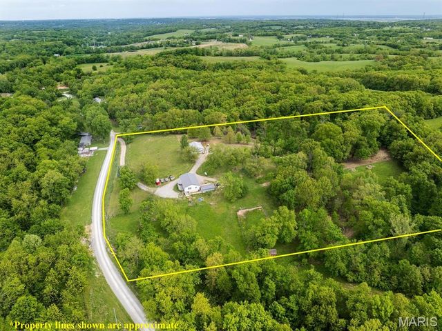 12746 Thornberry Road, New London, MO 63459
