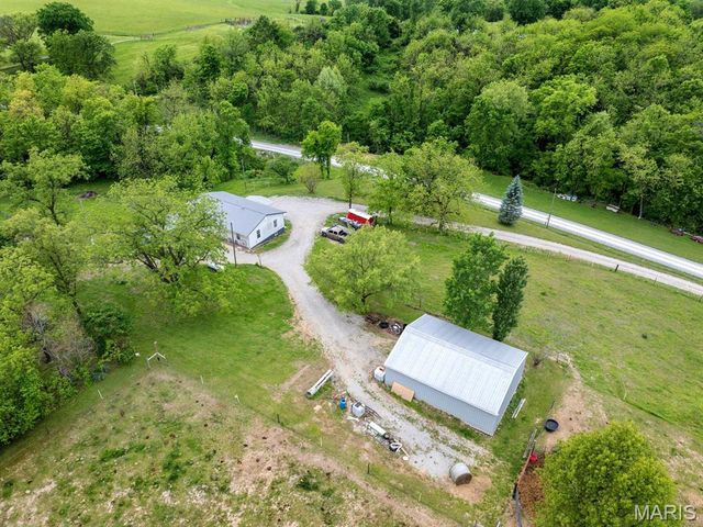 12746 Thornberry Road, New London, MO 63459