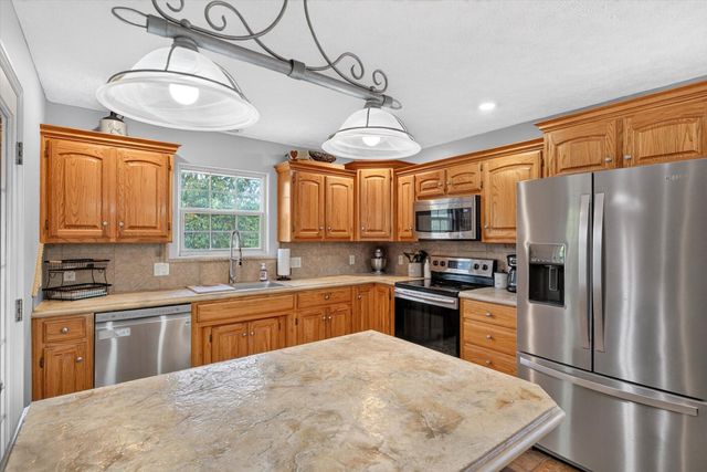 608 S Cully Avenue, Republic, MO 65738