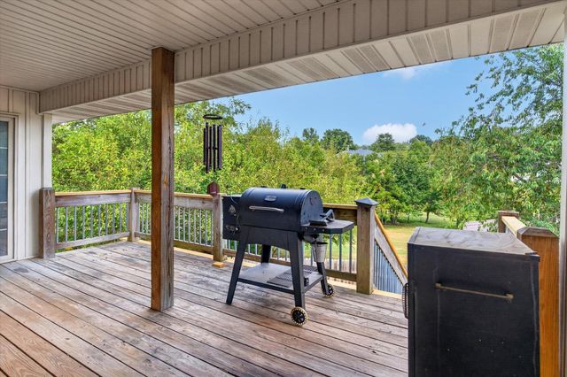 608 S Cully Avenue, Republic, MO 65738