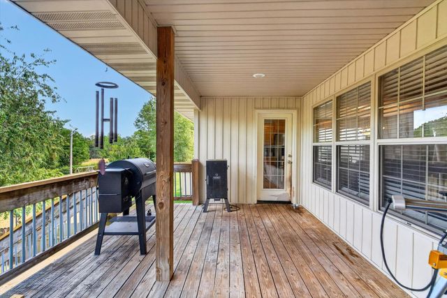 608 S Cully Avenue, Republic, MO 65738