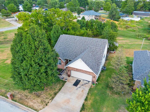 608 S Cully Avenue, Republic, MO 65738