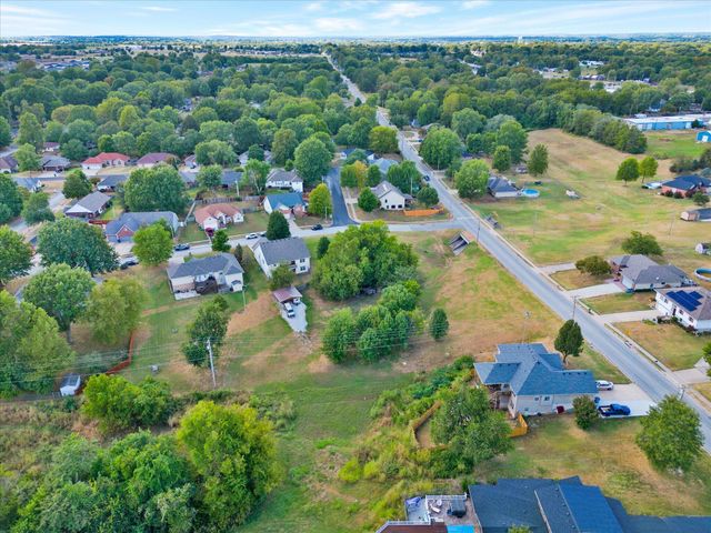 608 S Cully Avenue, Republic, MO 65738