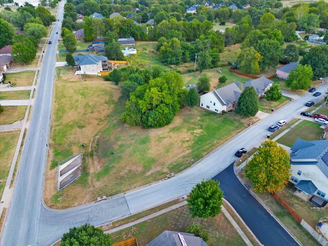 608 S Cully Avenue, Republic, MO 65738