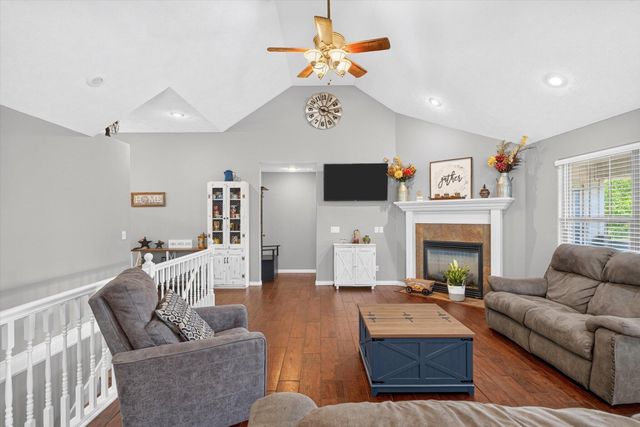 608 S Cully Avenue, Republic, MO 65738