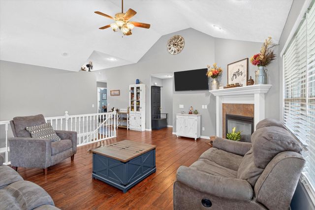 608 S Cully Avenue, Republic, MO 65738