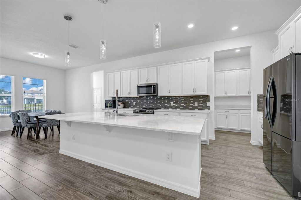 Image 13 of property listing at 12929 WESTSIDE VILLAGE LOOP, Windermere, FL 34786