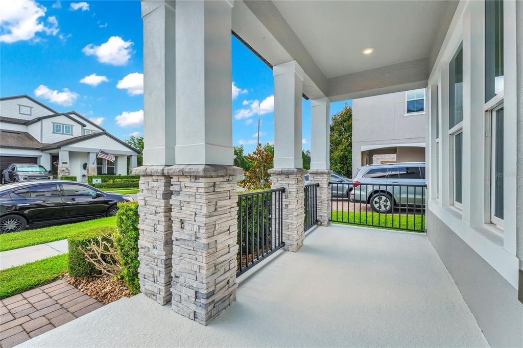 Image 3 of property listing at 12929 WESTSIDE VILLAGE LOOP, Windermere, FL 34786