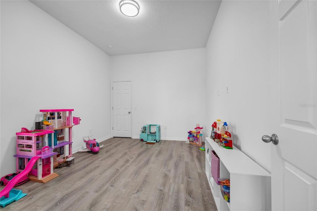 Image 21 of property listing at 12929 WESTSIDE VILLAGE LOOP, Windermere, FL 34786