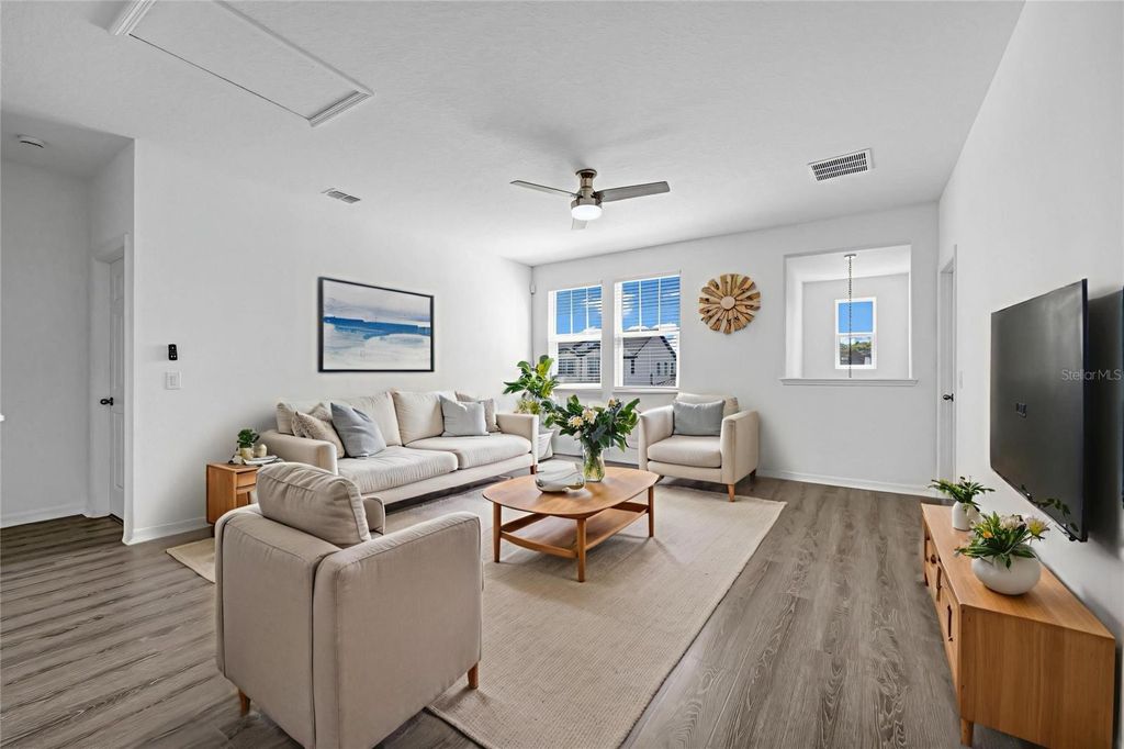 Image 25 of property listing at 12929 WESTSIDE VILLAGE LOOP, Windermere, FL 34786