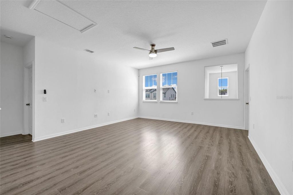 Image 26 of property listing at 12929 WESTSIDE VILLAGE LOOP, Windermere, FL 34786