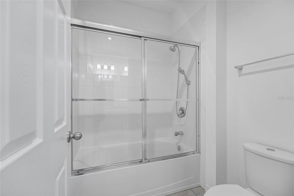 Image 32 of property listing at 12929 WESTSIDE VILLAGE LOOP, Windermere, FL 34786