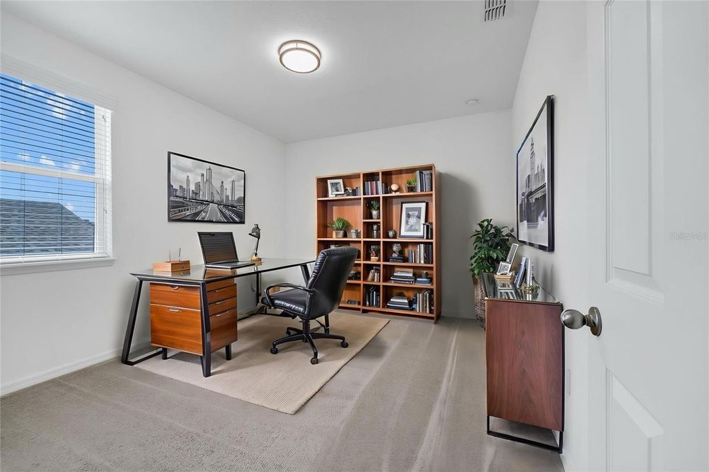 Image 35 of property listing at 12929 WESTSIDE VILLAGE LOOP, Windermere, FL 34786