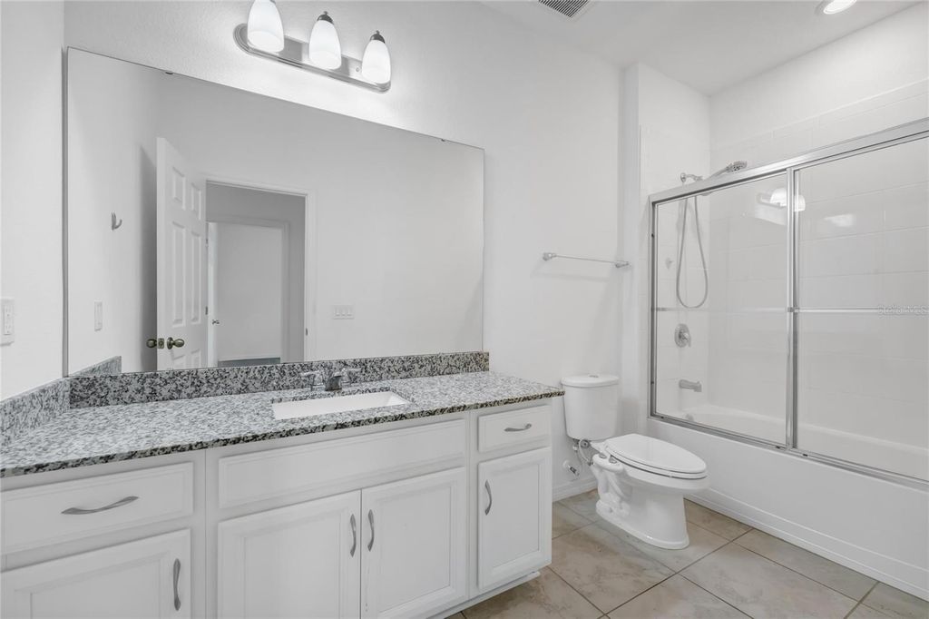 Image 38 of property listing at 12929 WESTSIDE VILLAGE LOOP, Windermere, FL 34786