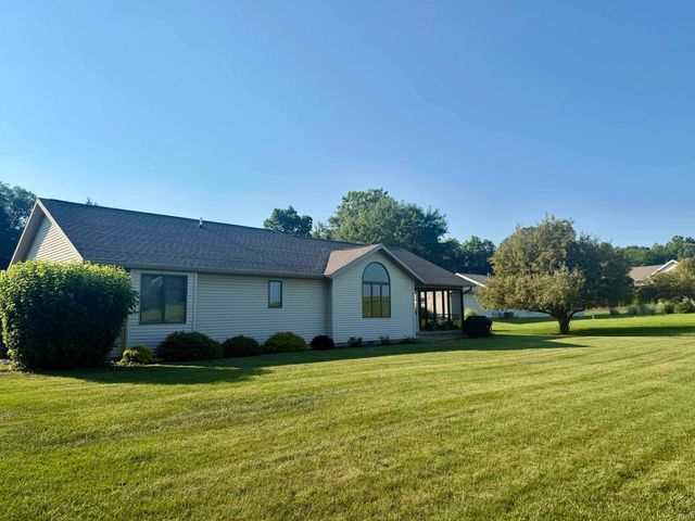 1633 N Royal Oaks Drive, Monticello, IN 47960
