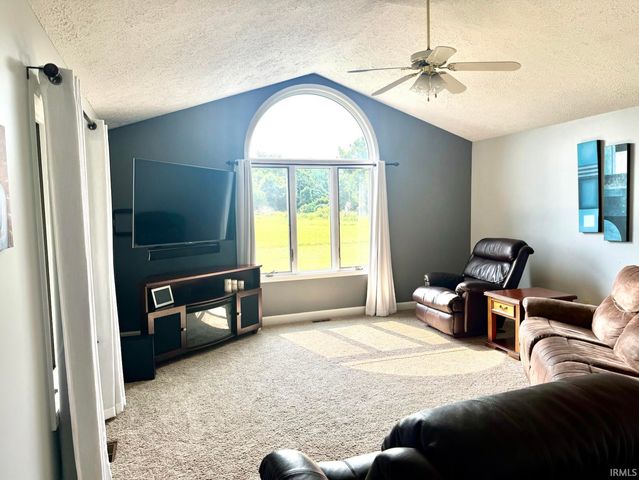 1633 N Royal Oaks Drive, Monticello, IN 47960