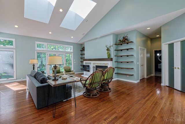 10375 Carriage Trail, Cincinnati, OH 45242