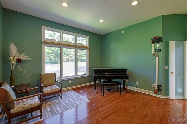 10375 Carriage Trail, Cincinnati, OH 45242