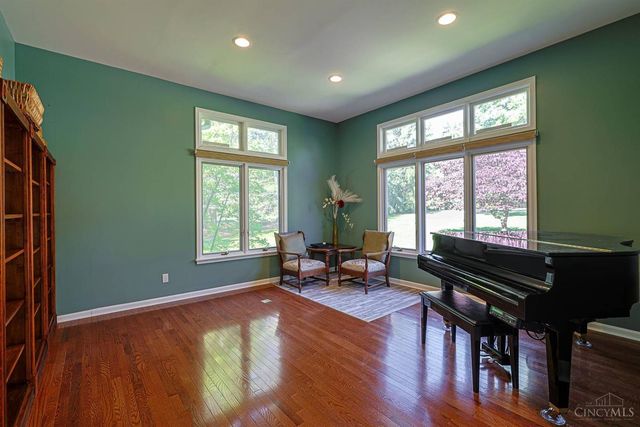 10375 Carriage Trail, Cincinnati, OH 45242