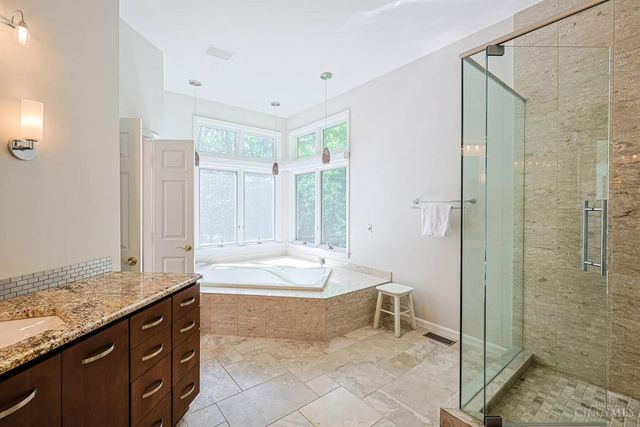 10375 Carriage Trail, Cincinnati, OH 45242
