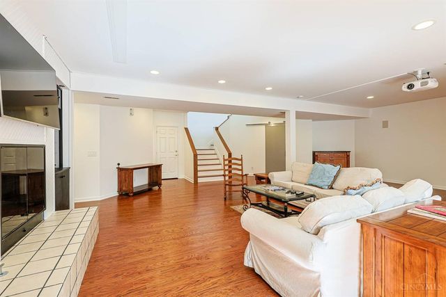 10375 Carriage Trail, Cincinnati, OH 45242